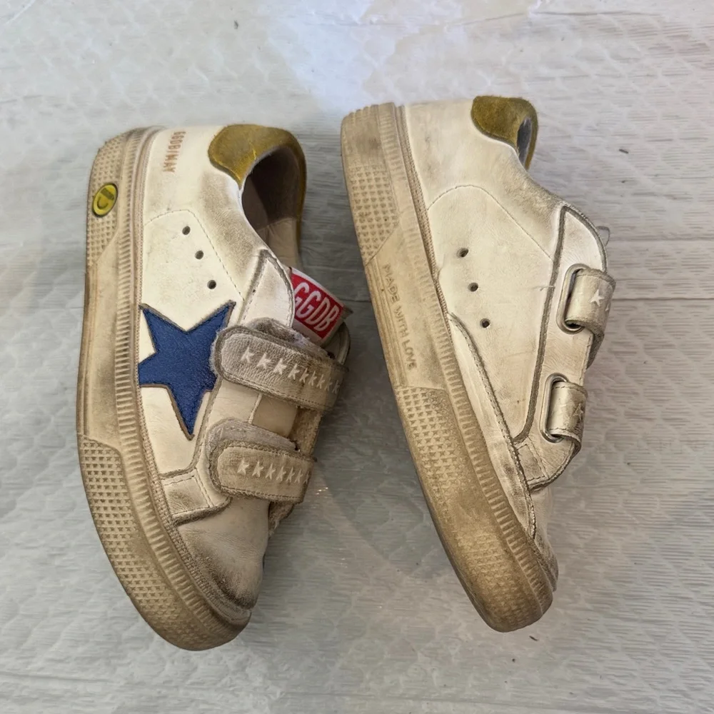 Kids White and Gold Sneakers - Picture 3 of 6